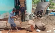 Material Banjir Hambat Akses Warga, BPBD Padang Lakukan Pembersihan