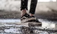 5 Cara Menghilangkan Bau Sepatu dengan Bahan yang Ada di Rumah, Salah Satunya dengan Kopi