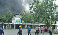 Kebakaran Lalap Pabrik Dua Kelinci di Pati, Puluhan Mobil Damkar Dikerahkan