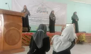 Siswa SMA Islam Al Mukhlishin Ulas Kreteria Pemimpin Dalam Pidato Tiga Bahasa