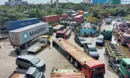 Pasca Banjir Rob Pelabuhan Tanjung Emas Semarang, Ratusan Truk Kontainer Menumpuk