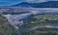 Pesona Tebing Keraton Bandung yang Memukau, Destinasi Wisata Alam yang Suasananya Cocok Untuk Healing!