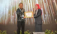 Baznas Nasional Anugerahi Wali Kota Bandung Gelar Penghargaan Pengelolaan Zakat