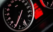 Kamu Harus Tahu! Ternyata Inilah Arti Huruf  'E' Pada Indikator Bensin di Speedometer pada Sepeda Motor