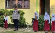 Peduli Generasi Penerus, Kanit Binmas Polsek Simpang Jernih Jadi Pembina Upacara Bendera di SDN Simpang Jernih