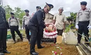 Beri Penghormatan Terakhir, Wakapolres Aceh Timur Pimpinan Upacara Pemakaman Iptu Yondrizon
