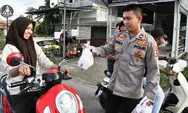 Mahasiswa STIK Polri Bagikan 500 Takjil Kepada Pengguna Jalan di Julok,  Aceh Timur