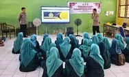 Dorong Literasi Digital, Satbinmas Polres Aceh Timur Sosialisasi E-Learning di SMPN 1 Peureulak