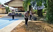 Jum’at Bersih, Personel Polsek Pantee Bidari Bersihkan Lingkungan Mako