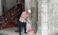 Kapolsek Idi Tunong Pimpin Aksi Bersih Masjid, Wujud Kepedulian Sosial Polri