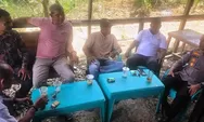 Warung Kopi Jadi Jembatan Komunikasi Kapolsek Darul Ihsan dan Warga