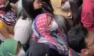 Orang Tua Murid Hadang Satpol PP Kota Depok yang Gusur SDN Pondok Cina 1