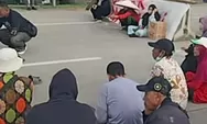 Akses Tol Jatikarya Kembali Diblokir Warga, Arus Lalu Lintas Dialihkan
