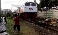 Video Detik-detik Pria Bunuh Diri di Rel Saat Kereta Lewat, Viral di Medsos