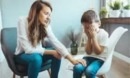 3 Cara Mengatasi Perasaan Tidak Aman pada Anak