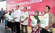 Jokowi Serahkan Bantuan Beras Cadangan Pemerintah ke Warga Bekasi