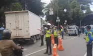 Demo Dua Kubu Dukung dan Tolak Hak Angket di Depan DPR, Polisi Tutup Jalan Gatot Subroto Arah Slipi