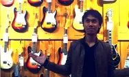 Eross Candra Apresiasi Guru SMK yang Mainkan Gitar Lagu 'Seberapa Pantas' di Medsos