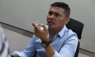 Baru Turun Dari Pesawat, Ketua Golkar Maluku Tenggara Nus Kei Langsung Ditikam Pria Bermasker Di Bandara