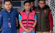Ditetapkan Tersangka, Ketua Ombudsman RI Hery Susanto Kenakan Rompi Tahanan