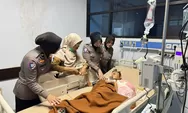 Momen Haru Polwan Polres Bulukumba Kunjungi Syifa Dengan Senyum Dan Doa