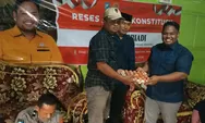 Reses Di Bontotiro, dr. Sabriadi Bantu Warga Dengan Dana Pribadi Dan Bagikan Telur