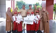 Seragam Sekolah Gratis Pemkab Bulukumba Tetap Berlanjut, Ribuan Siswa Baru Kebagian Tahun Ini