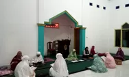 Mengacu Seruan MUI Tasikmalaya, Ibu-Ibu Kampung Datarjaya Sukaresik Adakan Tadarusan di Bulan Ramadhan