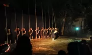 Berani Beda! Komunitas Celah-celah Langit, Kisah Inspiratif Seniman Muda di Dunia Teater!
