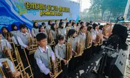 Disaksikan Ribuan Warga yang Tumpah Ruah, 12 Jam Non Stop Bandung Ngurulung Angklung Pecahkan Rekor!