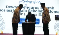 Pengurus DPP AKSI Bersama Kadisdik Kukuhkan Pengurus DPD AKSI Jawa Barat... Sukseskan Program Dana Abadi AKSI...