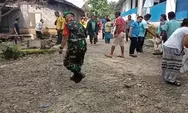 Babinsa Koramil Talun Kenas Bersama Warga Bersihi Lingkungan