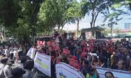 Masyarakat Adat Tanah Batak Demo di DPRD Sumut, Tuntut Tutup Toba Pulp Lestari