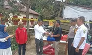 Gercep, Pemkab Tapsel Serahkan Bantuan Kepada Keluarga Korban Kebakaran di Angkola Barat