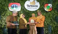 Raker APEKSI Komwil I 2024 Digelar di Pekan Baru, Susanti Dewayani Berikan Miniatur Becak Siantar 