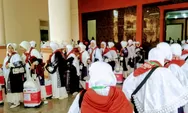 Diiringi Kumandang Adzan, Beginilah Suasana Haru Keberangkatan Jemaah Haji Kloter 3 Asal Madina