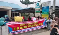 Kasus Dugaan Perselingkuhan Oknum Kades, Puluhan Emak-emak Geruduk Kantor Desa di Langkat
