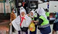 Diguyur Hujan Deras, Pesawat Haji Kloter 16 Tiba dengan Selamat di Bandara Kualanamu 