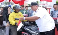 Bagikan Bendera Merah Putih Wabub Asahan Ajak Timbulkan Rasa Nasionalisme