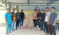 Jumat Berkah Berbagi, DPC Grib Jaya Labura Beri Bantuan Semen ke Masjid Nurul Iman