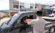 Gelar Jumat Berkah : Kapolres dan Jajaran Bagikan 200 Nasi Kotak di Sipirok.
