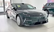 First Look Geely Galaxy Star 8 EM PHEV: Desain Eksterior Aerodinamis dan Interior Mewah dengan Teknologi Canggih untuk Pengalaman Berkendara Premium