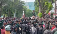 Ratusan Mahasiswa Demo Gedung DPRD Sumut, Ini Tuntutannya