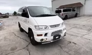 Mitsubishi Delica L400 Space Gear 4WD: Perpaduan MPV Legendaris dengan Kenyamanan Keluarga dan Ketangguhan Jelajah di Segala Medan