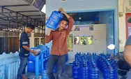 Listrik Padam 2 Hari, Pengusaha Air Isi Ulang di Tangan-Tangan Abdya Laris Manis