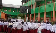 Yayasan Pendidikan Parmiyatu Wassa’adah Deli Serdang Gelar Upacara Hari Guru Nasional 2025 di Tengah Rintik Hujan
