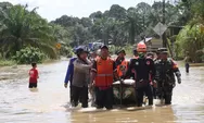 ‎Satgas Bencana Aceh Selatan Evakuasi Jenazah yang Terjebak Genangan Banjir di Jalan Nasional Tapaktuan–Subulussalam