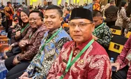 Wakil Bupati Simeulue Terima Penghargaan UHC Awards Kategori Madya 2026