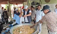 Rajut Kebersamaan Jelang Ramadan, Bupati Mukhlis Mak Meugang Bersama di Pengungsian Alue Kuta