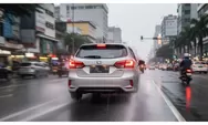  Simak Alasan dan 13 Cara Mengemudi Aman di Jalan Licin Saat Musim Hujan